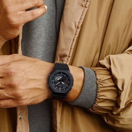 Montre intelligente Casio NEW OAK - BLUETOOTH + TOUGH SOLAR 2