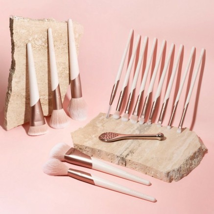 Pinceau illuminateur Ecotools Luxe (1 Unités) 2