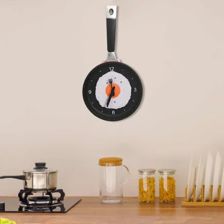 325164  Wall Clock with Fried Egg Pan Design 18,8 cm